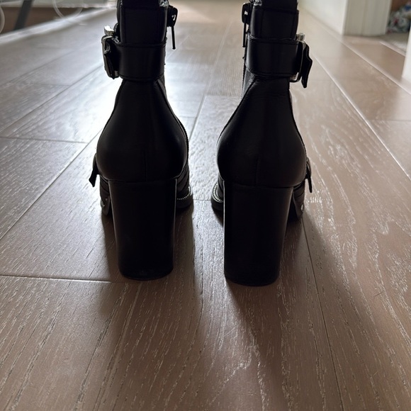 Steve Madden Halle Leather Black Ankle Boots with Buckle Detail Size 6 - Picture 3 of 10